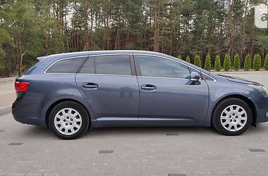 Универсал Toyota Avensis 2012 в Обухове