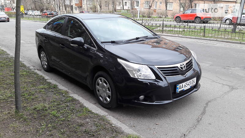 Седан Toyota Avensis 2011 в Києві