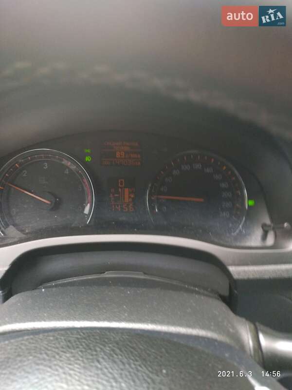 Універсал Toyota Avensis 2011 в Хмельницькому