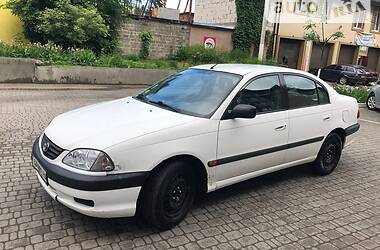 Седан Toyota Avensis 2002 в 