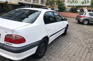 Седан Toyota Avensis 2002 в 