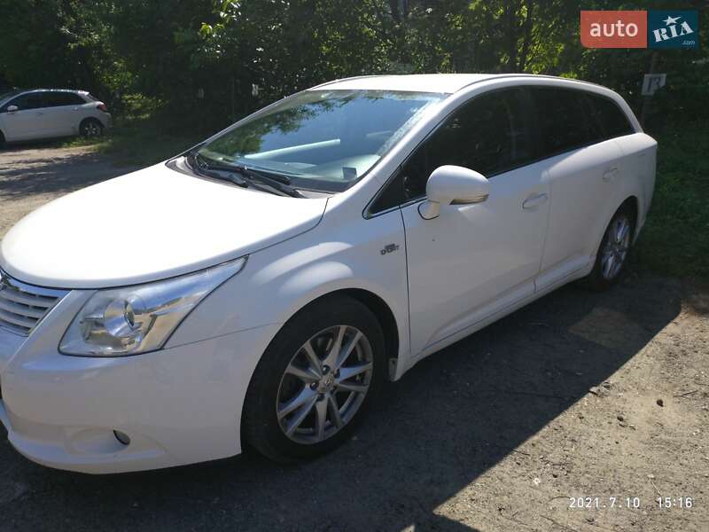 Toyota Avensis 2011