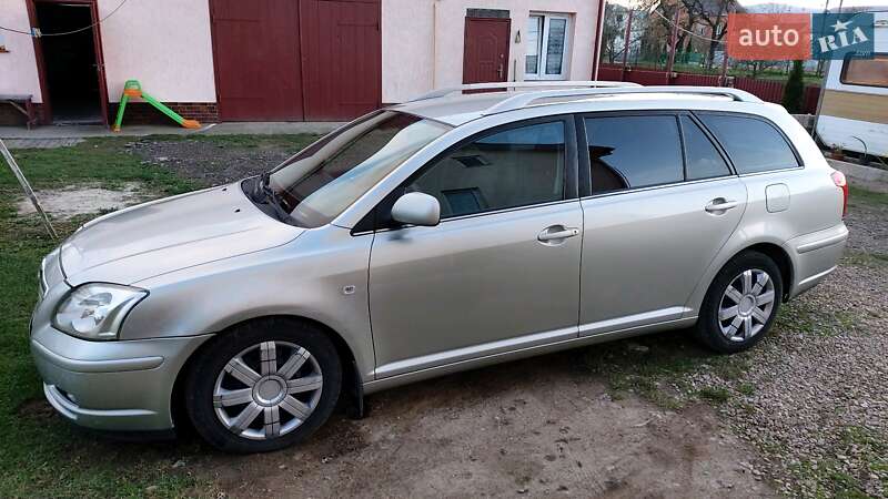 Универсал Toyota Avensis 2005 в Самборе