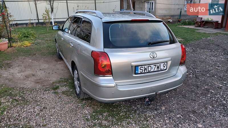 Универсал Toyota Avensis 2005 в Самборе