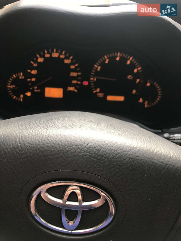 Универсал Toyota Avensis 2003 в Коломые