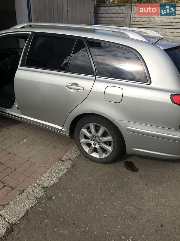 Универсал Toyota Avensis 2003 в Коломые