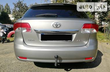 Универсал Toyota Avensis 2012 в Черновцах