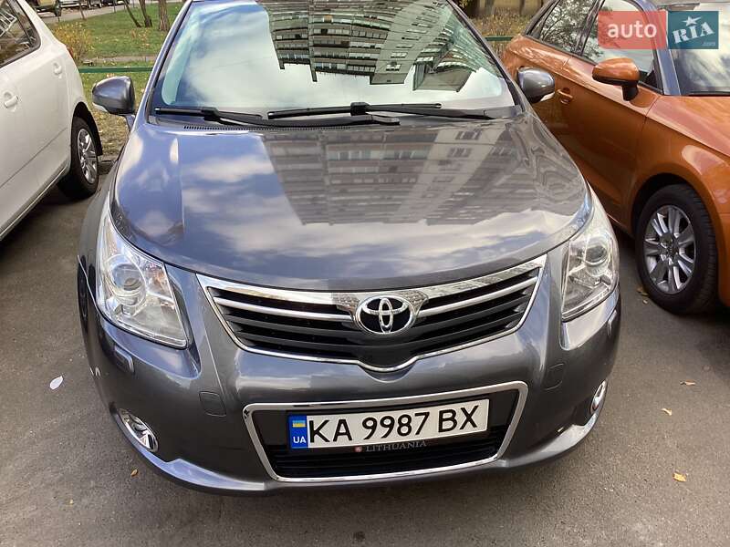 Універсал Toyota Avensis 2009 в Києві