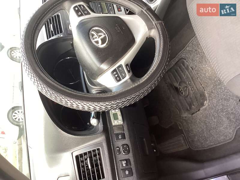 Універсал Toyota Avensis 2009 в Києві