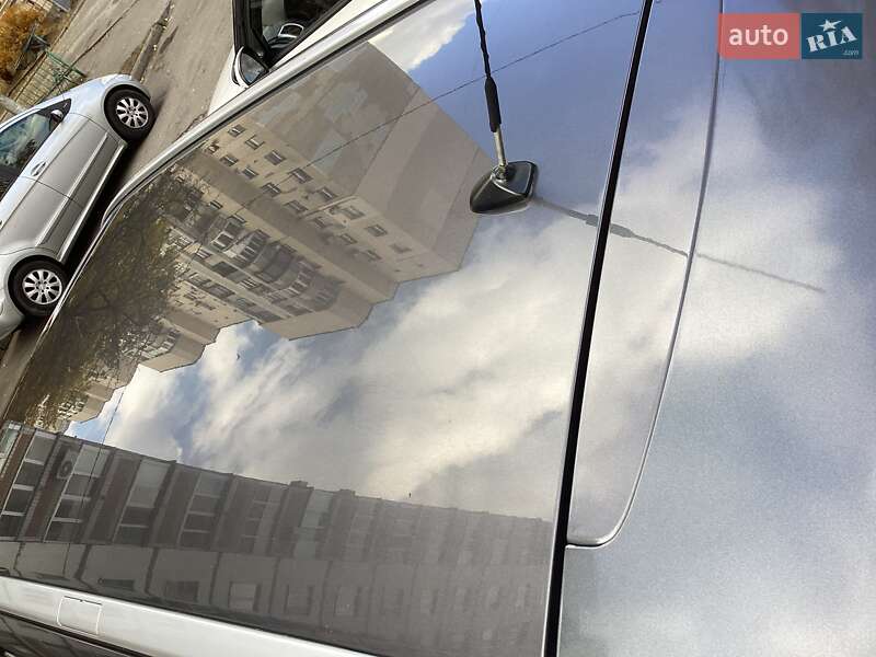 Універсал Toyota Avensis 2009 в Києві