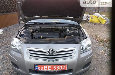 Лифтбек Toyota Avensis 2006 в Сумах