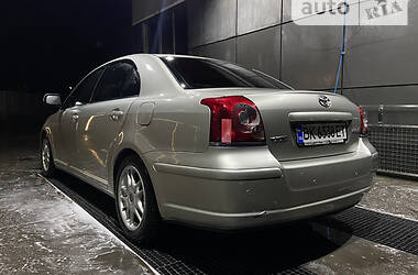 Седан Toyota Avensis 2007 в Ровно