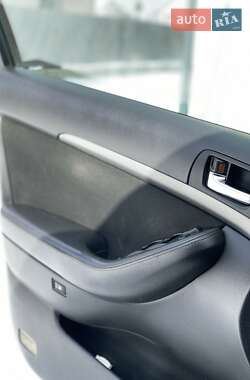 Седан Toyota Avensis 2007 в Самборе