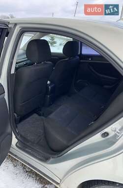 Седан Toyota Avensis 2007 в Самборе