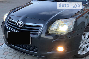 Седан Toyota Avensis 2008 в Ивано-Франковске