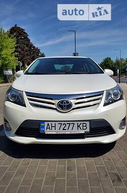 Toyota Avensis 2015