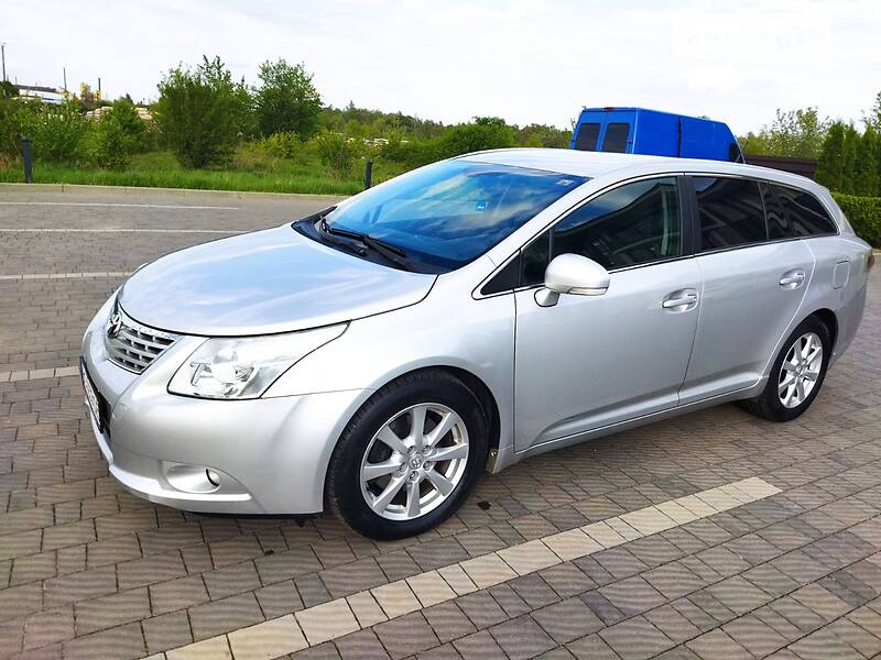 Универсал Toyota Avensis 2010 в Стрые