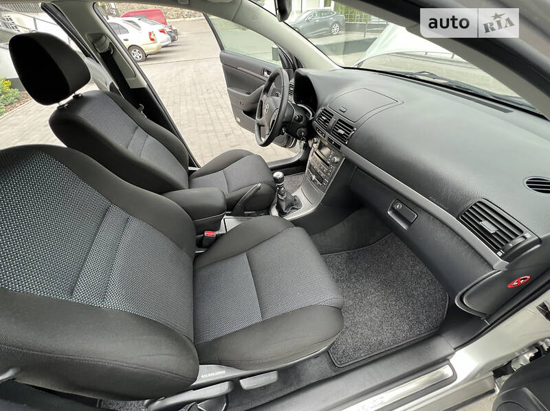 Універсал Toyota Avensis 2008 в Вінниці