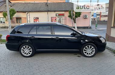 Универсал Toyota Avensis 2005 в Хусте