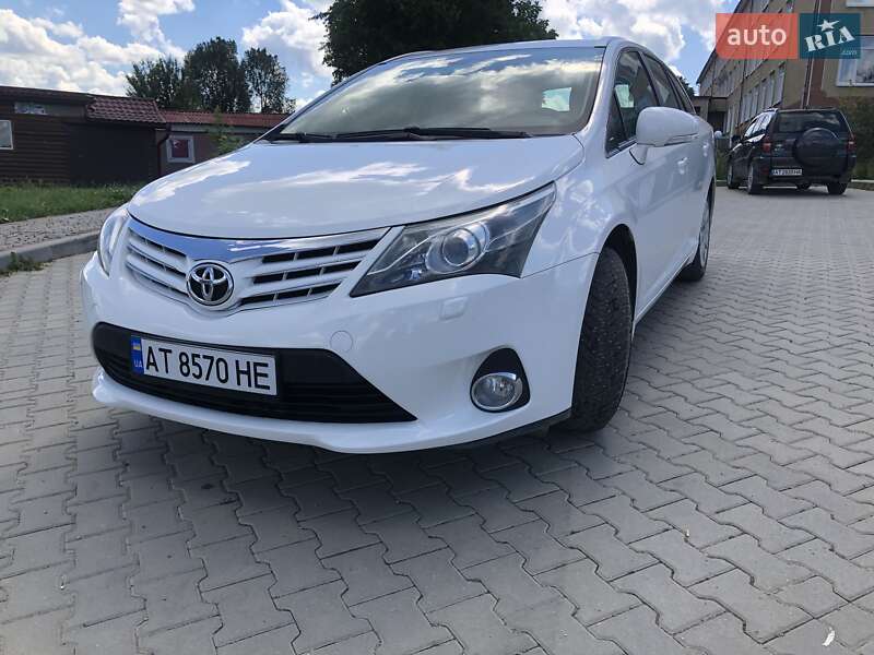 Универсал Toyota Avensis 2013 в Косове