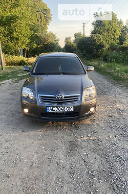 Лифтбек Toyota Avensis 2006 в Днепре