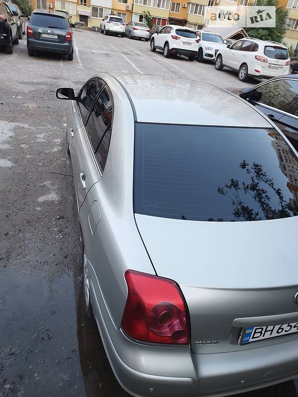 Седан Toyota Avensis 2006 в Одессе