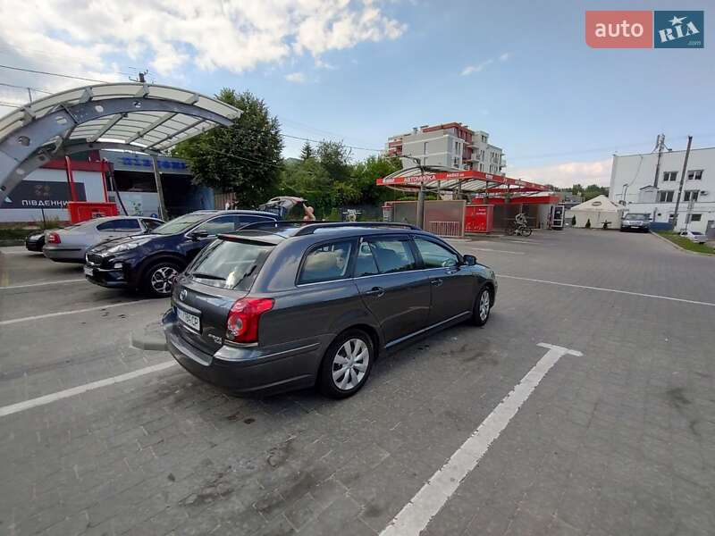 Универсал Toyota Avensis 2008 в Львове