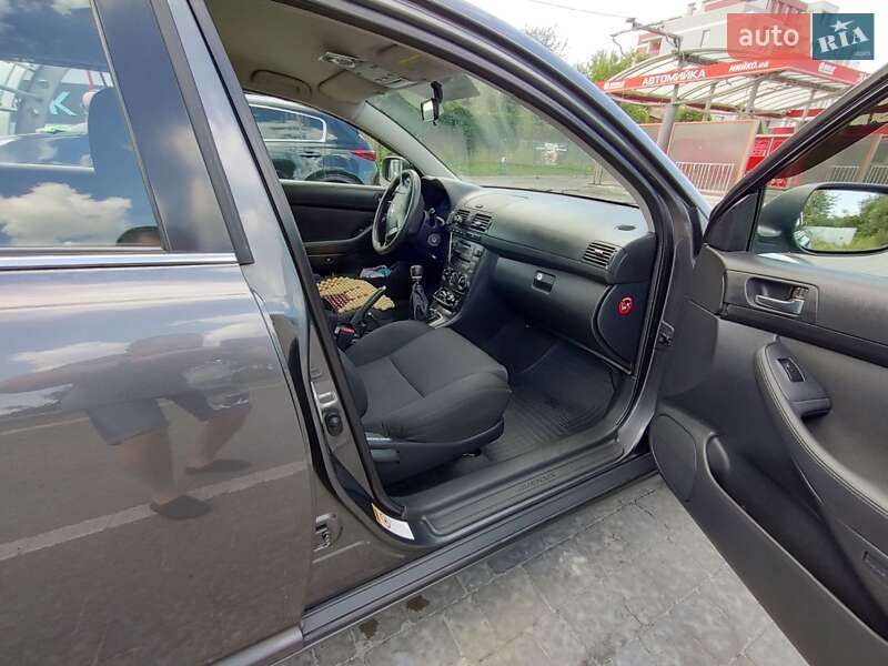 Универсал Toyota Avensis 2008 в Львове