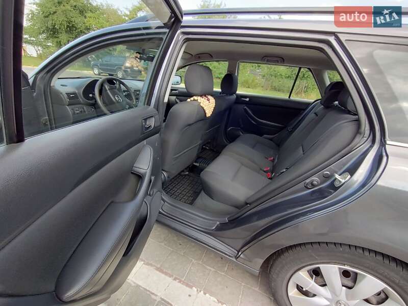 Универсал Toyota Avensis 2008 в Львове