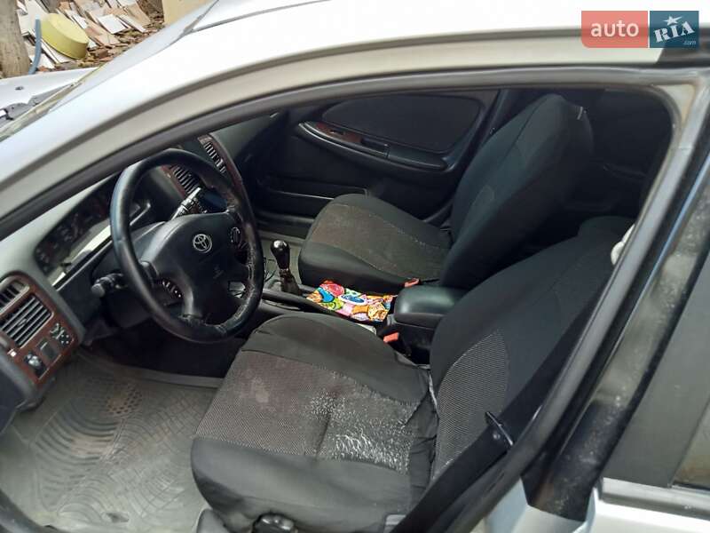 Універсал Toyota Avensis 2001 в Одесі