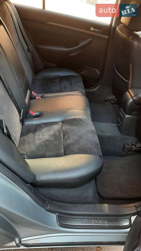Седан Toyota Avensis 2007 в Житомире