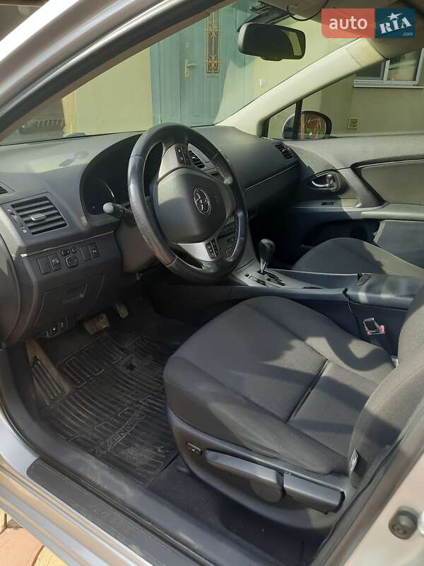 Седан Toyota Avensis 2008 в Одессе