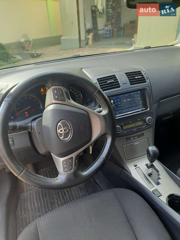 Седан Toyota Avensis 2008 в Одессе