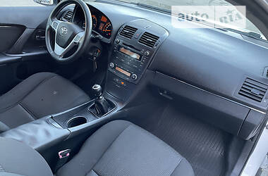 Седан Toyota Avensis 2010 в Броварах