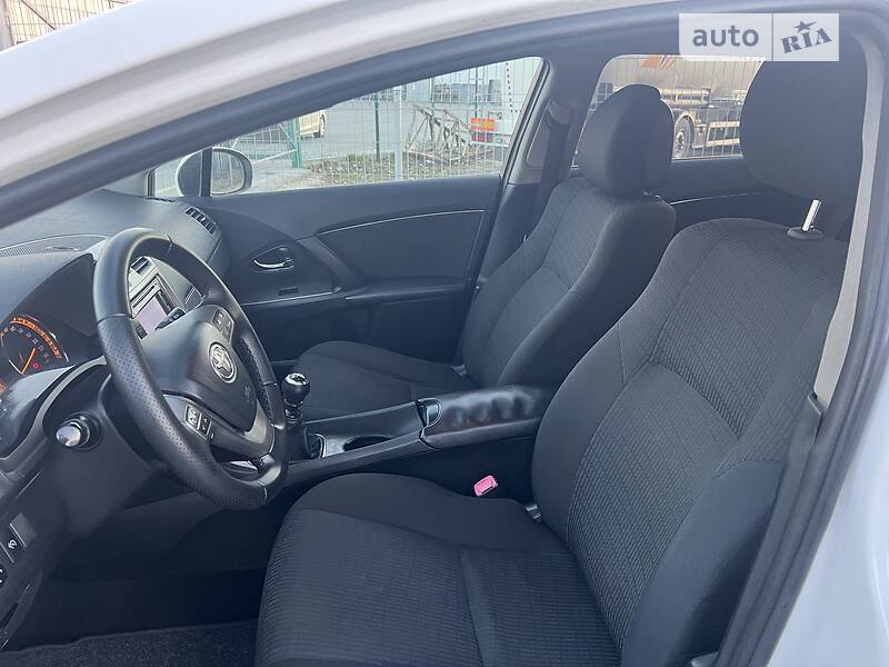 Універсал Toyota Avensis 2010 в Львові