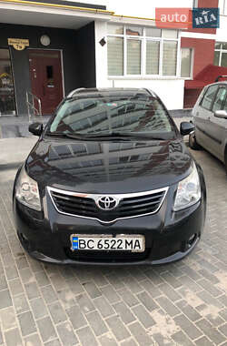Универсал Toyota Avensis 2010 в Львове