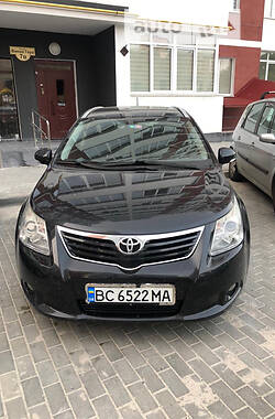 Универсал Toyota Avensis 2010 в Львове