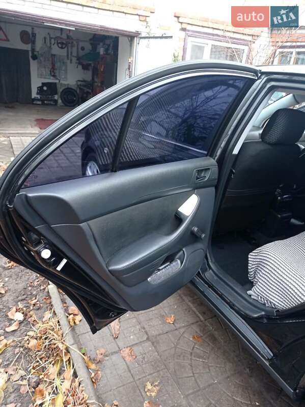 Седан Toyota Avensis 2003 в Ахтырке