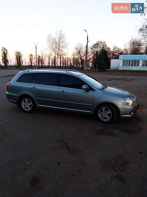 Универсал Toyota Avensis 2008 в Первомайске