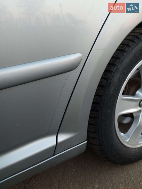 Универсал Toyota Avensis 2008 в Первомайске