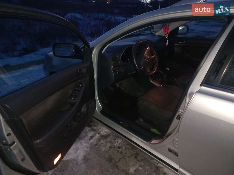 Универсал Toyota Avensis 2004 в Виннице