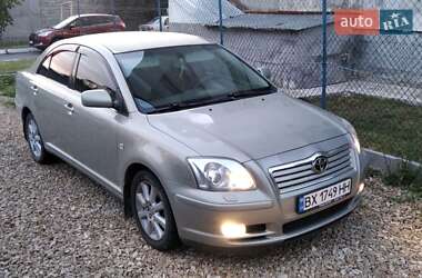 Седан Toyota Avensis 2006 в Волочиске