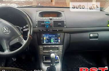 Универсал Toyota Avensis 2003 в Глухове