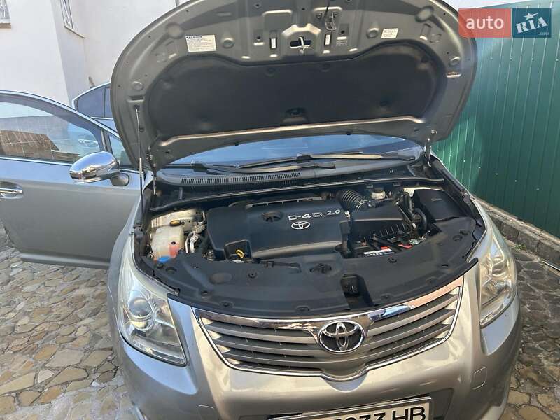 Седан Toyota Avensis 2010 в Старом Самборе