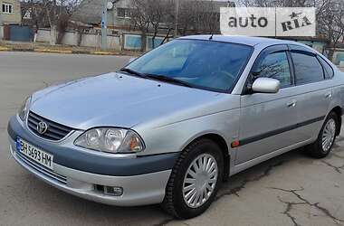 Лифтбек Toyota Avensis 2002 в Киеве