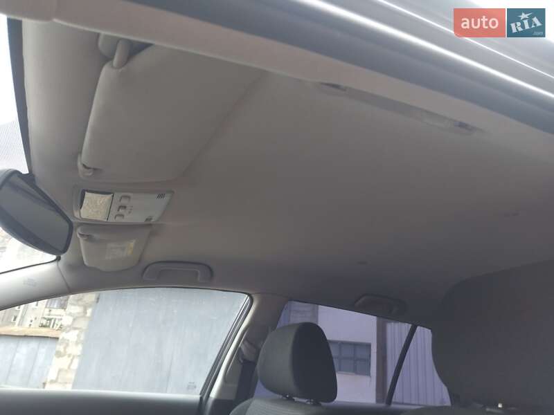 Универсал Toyota Avensis 2006 в Коломые