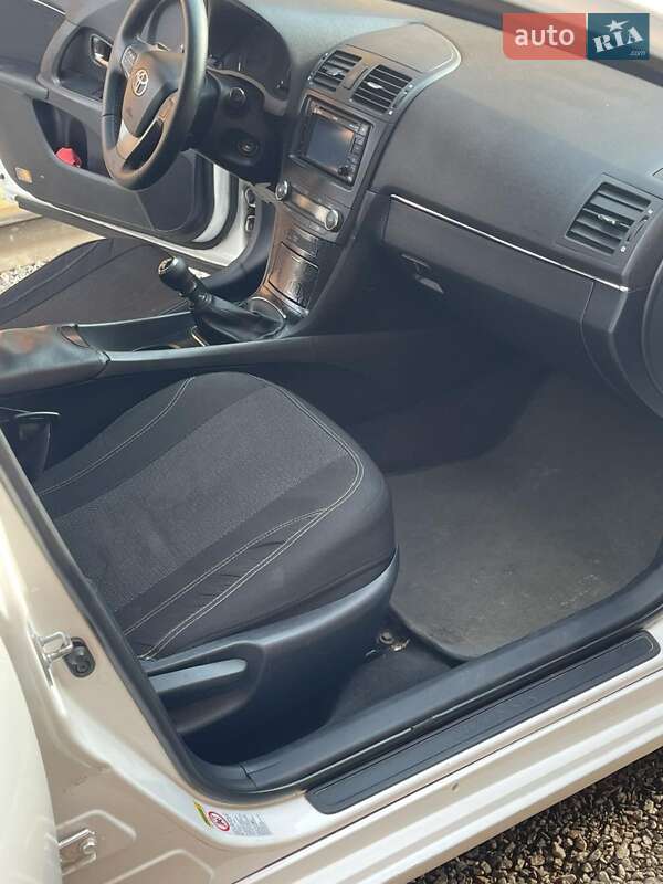 Универсал Toyota Avensis 2010 в Нежине