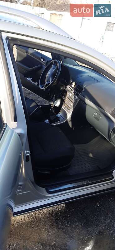 Универсал Toyota Avensis 2006 в Звягеле