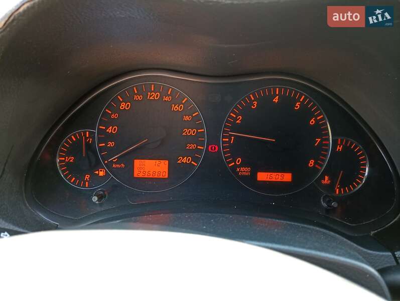 Седан Toyota Avensis 2003 в Белгороде-Днестровском