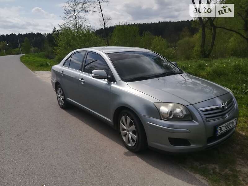 Седан Toyota Avensis 2008 в Львові